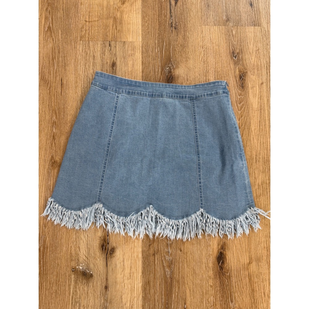 Le Lis Collection Denim Mini Skirt Womens Size M Blue Scalloped Fringe Western